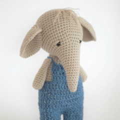Piper the elephant amigurumi by Kornflakestew