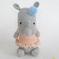 Rosie the Rhino amigurumi pattern by Kornflakestew