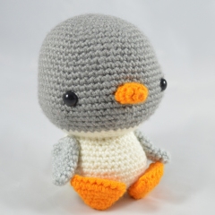 Freezy the Penguin amigurumi by YOUnique crafts