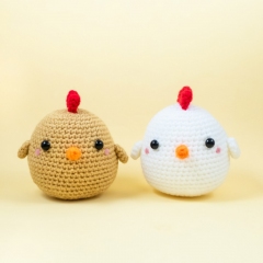 Chicken amigurumi pattern by Snacksies Handicraft Corner