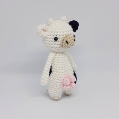 Mini Cow amigurumi by Little Bear Crochet