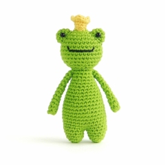 Mini Frog amigurumi pattern by Little Bear Crochet