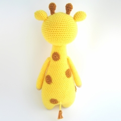 Tall giraffe with spots amigurumi by Little Bear Crochet
