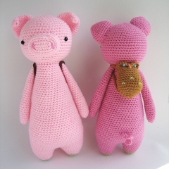 Tall pig with backpack amigurumi by Little Bear Crochet