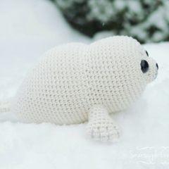 Bubbly the Baby Seal amigurumi by Smartapple Creations