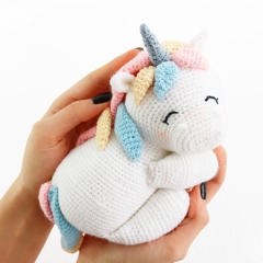 Dafne unicorn amigurumi pattern by Madelenon