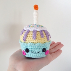 Happy Cupcakes amigurumi by Super Cute Design