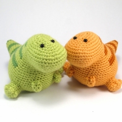 Lou the T-Rex amigurumi pattern by Critterbeans