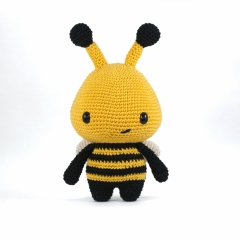 Barry the Bee amigurumi pattern by DIY Fluffies