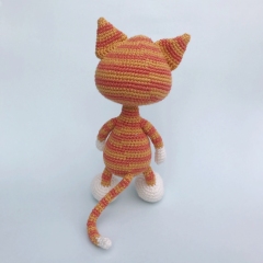 Missy Cat amigurumi pattern by Maja Hansen