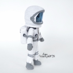 Doll in an Astronaut Costume amigurumi by VenelopaTOYS