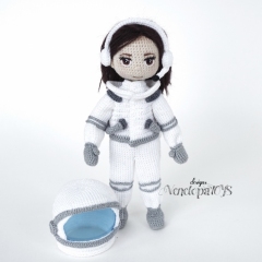 Doll in an Astronaut Costume amigurumi pattern by VenelopaTOYS
