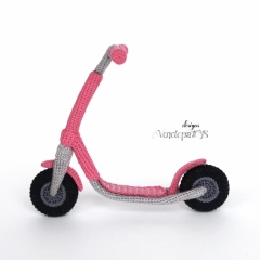 Scooter for a doll amigurumi pattern by VenelopaTOYS