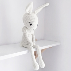 Lucky the Bunny amigurumi pattern by Pepika