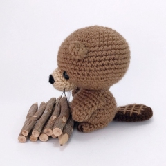 Boone the Beaver amigurumi by Theresas Crochet Shop