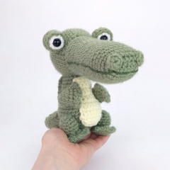 Carl the Crocodile amigurumi pattern by Theresas Crochet Shop