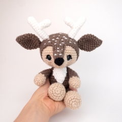 Devin the Deer amigurumi pattern by Theresas Crochet Shop