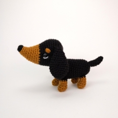 Diesel and Daisy the Dachshund Pups amigurumi by Theresas Crochet Shop