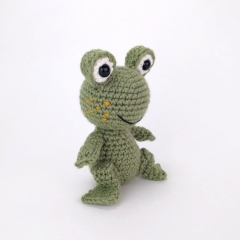 Ferdinand the Frog amigurumi pattern by Theresas Crochet Shop