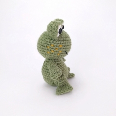 Ferdinand the Frog amigurumi by Theresas Crochet Shop