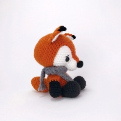 Frankie the Fox amigurumi pattern by Theresas Crochet Shop