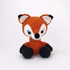 Frankie the Fox amigurumi by Theresas Crochet Shop