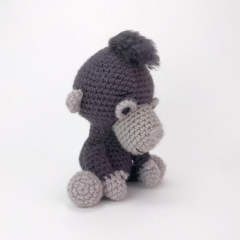 Gus the Gorilla amigurumi pattern by Theresas Crochet Shop