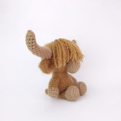 Hamish the Highland Cow amigurumi pattern by Theresas Crochet Shop