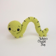 Iggy the Inchworm amigurumi by Theresas Crochet Shop