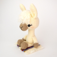 Lucy the Llama amigurumi pattern by Theresas Crochet Shop
