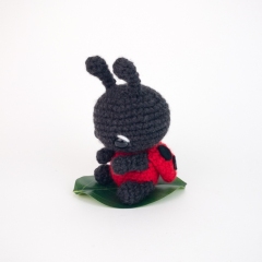 Lulu the Ladybug amigurumi by Theresas Crochet Shop