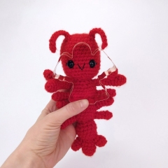 Luna the Lobster amigurumi by Theresas Crochet Shop