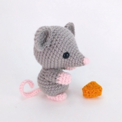 Maxwell the Mouse amigurumi pattern by Theresas Crochet Shop