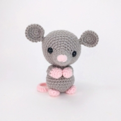 Maxwell the Mouse amigurumi pattern by Theresas Crochet Shop