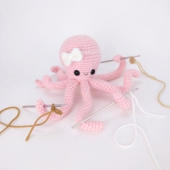 Olivia the Octopus amigurumi pattern by Theresas Crochet Shop