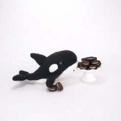Oreo the Orca amigurumi by Theresas Crochet Shop