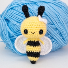 Phoebee the Bumblebee amigurumi pattern by Theresas Crochet Shop