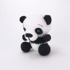 Po-Fu the Panda amigurumi pattern by Theresas Crochet Shop