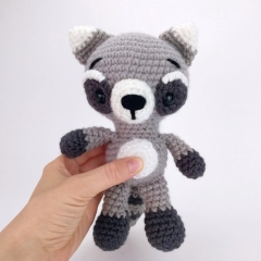 Rex the Raccoon amigurumi pattern by Theresas Crochet Shop