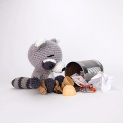 Rex the Raccoon amigurumi pattern by Theresas Crochet Shop