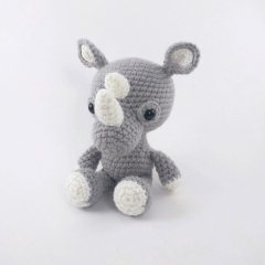 Robbie the Rhino amigurumi pattern by Theresas Crochet Shop