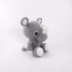 Robbie the Rhino amigurumi by Theresas Crochet Shop
