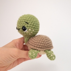 Shell the Baby Sea Turtle amigurumi by Theresas Crochet Shop