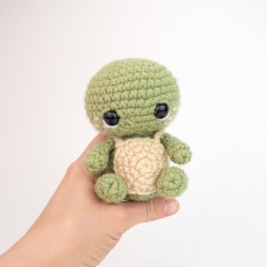 Timmy the Tiny Turtle amigurumi by Theresas Crochet Shop