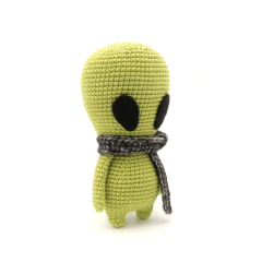 Alien with Scarf amigurumi pattern by RoKiKi