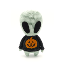 Alien with Sweater amigurumi by RoKiKi