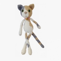 Chloe the Cat amigurumi pattern by YukiYarn Designs
