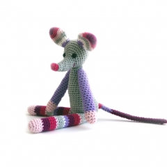 Mia the Mouse amigurumi pattern by YukiYarn Designs