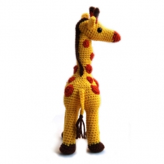 Sansa the Giraffe amigurumi by YukiYarn Designs