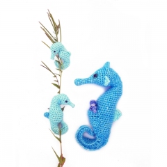 Sidon the Seahorse amigurumi pattern by YukiYarn Designs